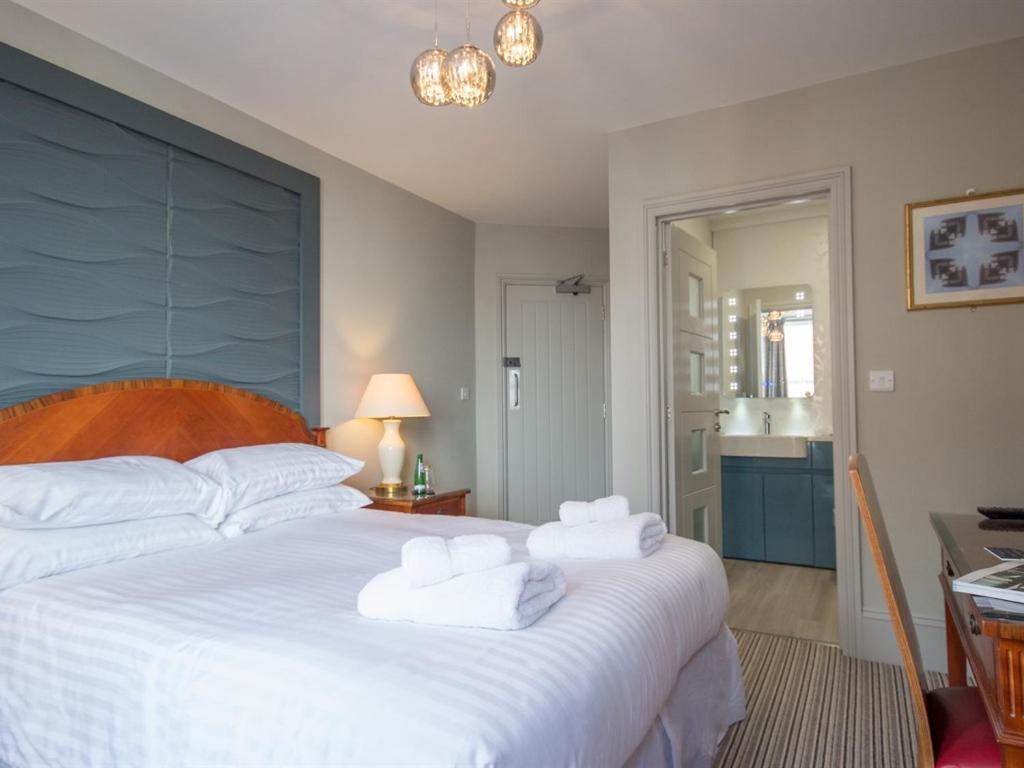 The Wayfarer Rooms